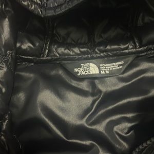 Women’s The North Face parka size medium